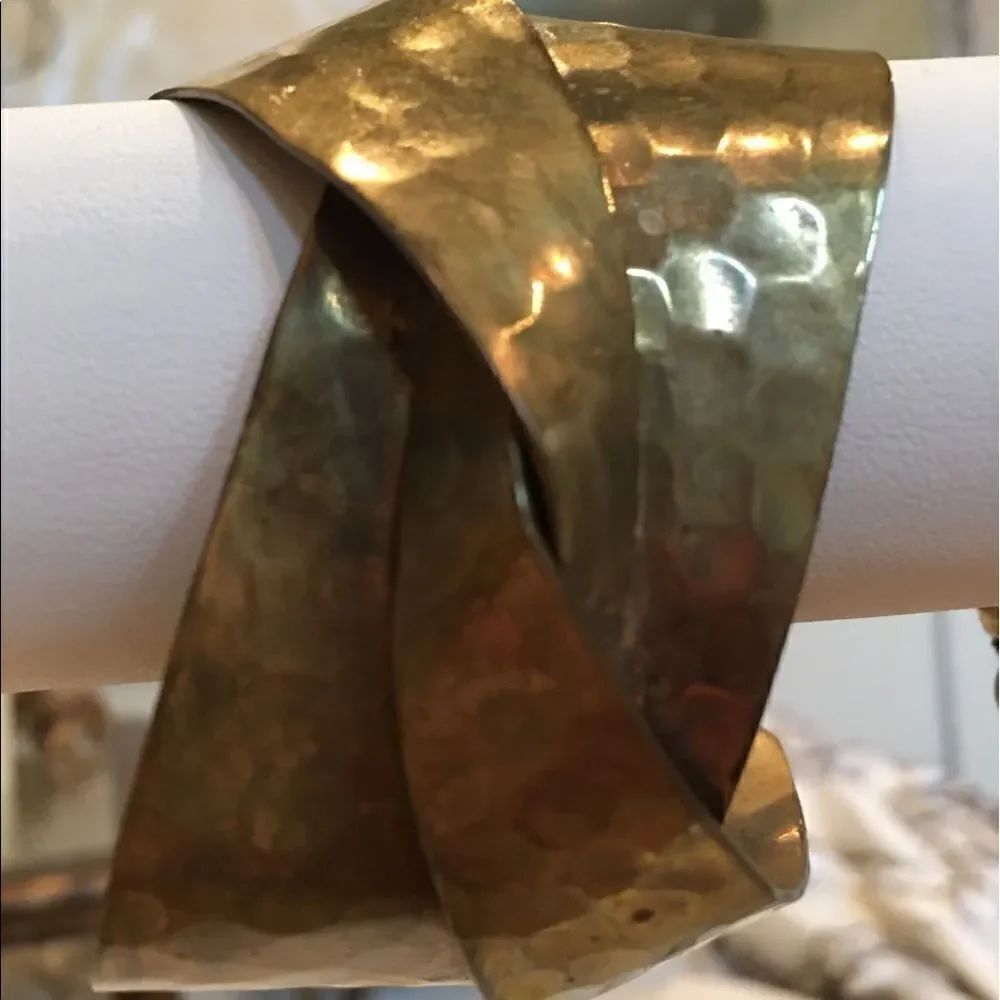 Twist Cuff! - Picture 2 of 3